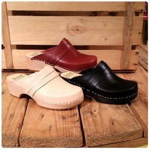 Skola Swedish Annika clog, Black, size 39 8.5-9